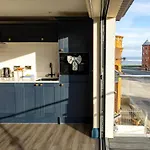 Le Mini Metro Balcony By I-stay * ويتبي