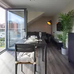 Le Mini Metro Balcony By I-stay *