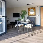 Appartement Le Mini Metro Balcony By I-stay