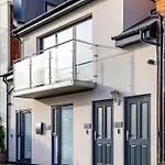 Le Mini Metro Balcony By I-stay *