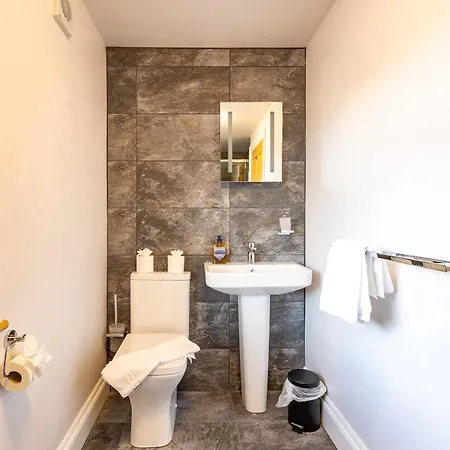 Apartment Le Mini Metro - First Floor Whitby