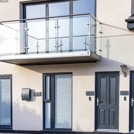 Le Mini Metro Balcony By I-stay * Whitby