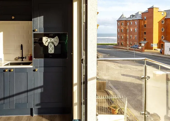 Le Mini Metro Balcony By I-stay * Whitby