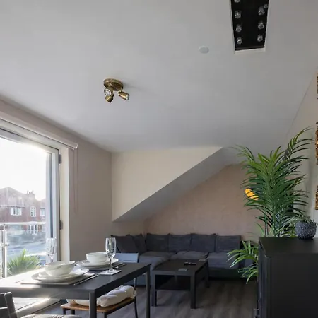 Le Mini Metro Balcony By I-stay *