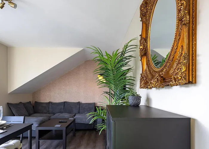 Le Mini Metro Balcony By I-stay *