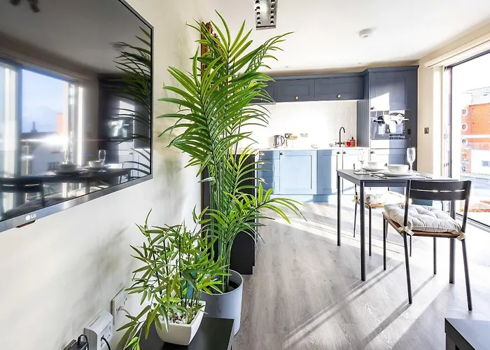 Le Mini Metro Balcony By I-stay *